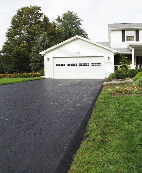 Cost of Blacktop Driveway Paving in Sun Prairie